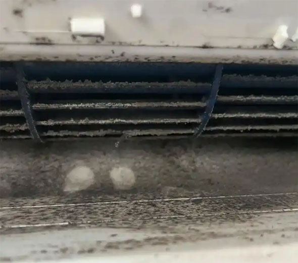 安泽空调吹的风有股烧焦味是怎么回事